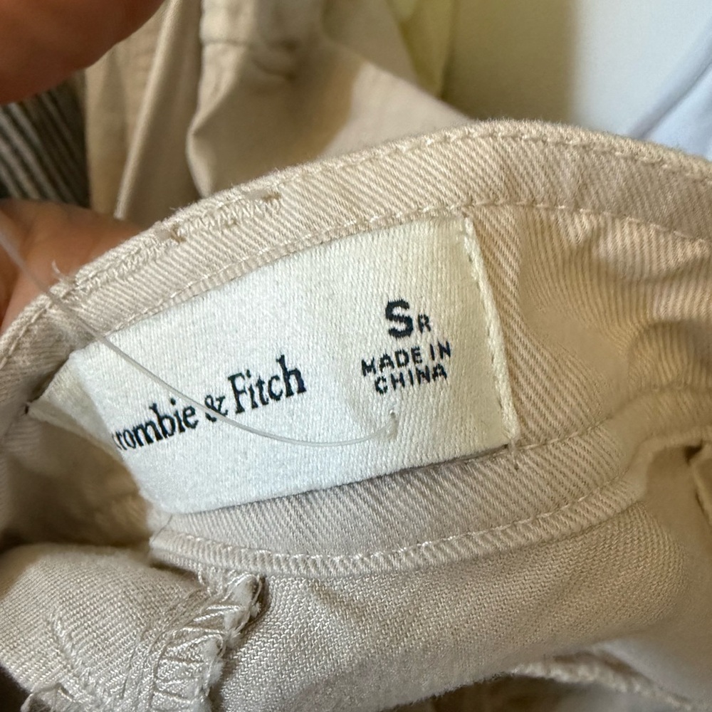 Abercrombie women’s cargo pant - Picture 2 of 2